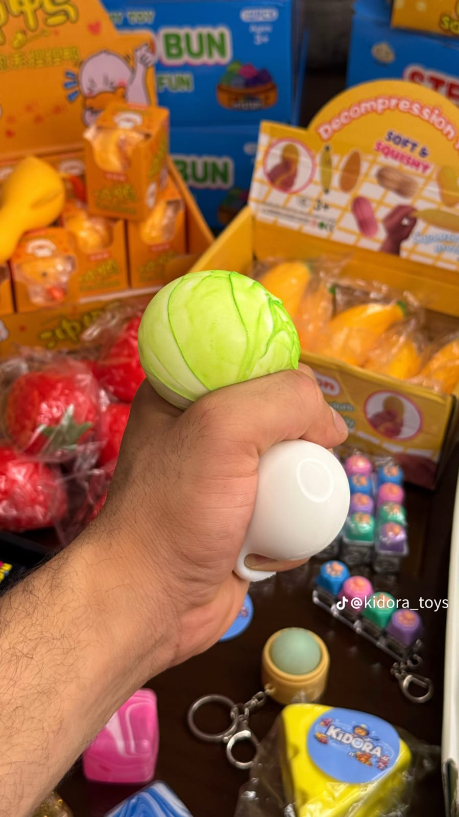 سكويشي كرنب صيني مرن – لعبة ضغط مضادة للتوتر (Chinese Cabbage Squishy Stress Toy)