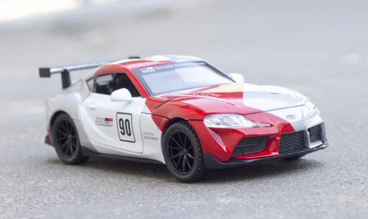 مجسم سيارة سباق تويوتا رياضية 1:32 – نموذج معدني واقعي بتفاصيل دقيقة | 1:32Toyota Racing Car Model – Realistic Detailed Die-Cast Collectible