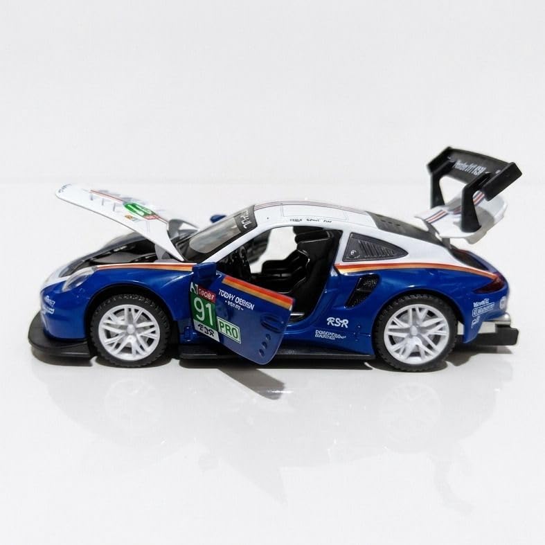 مجسم سيارة رياضية للسباقات 1:32 – نموذج معدني واقعي لمحبي السيارات | 1:32 Racing Sports Car Model – Realistic Die-Cast Collectible