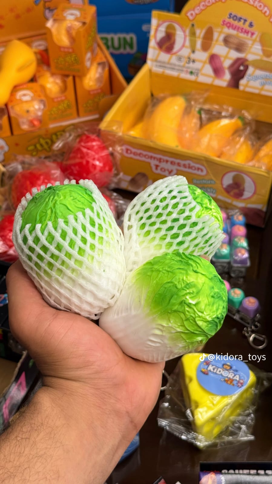 سكويشي كرنب صيني مرن – لعبة ضغط مضادة للتوتر (Chinese Cabbage Squishy Stress Toy)