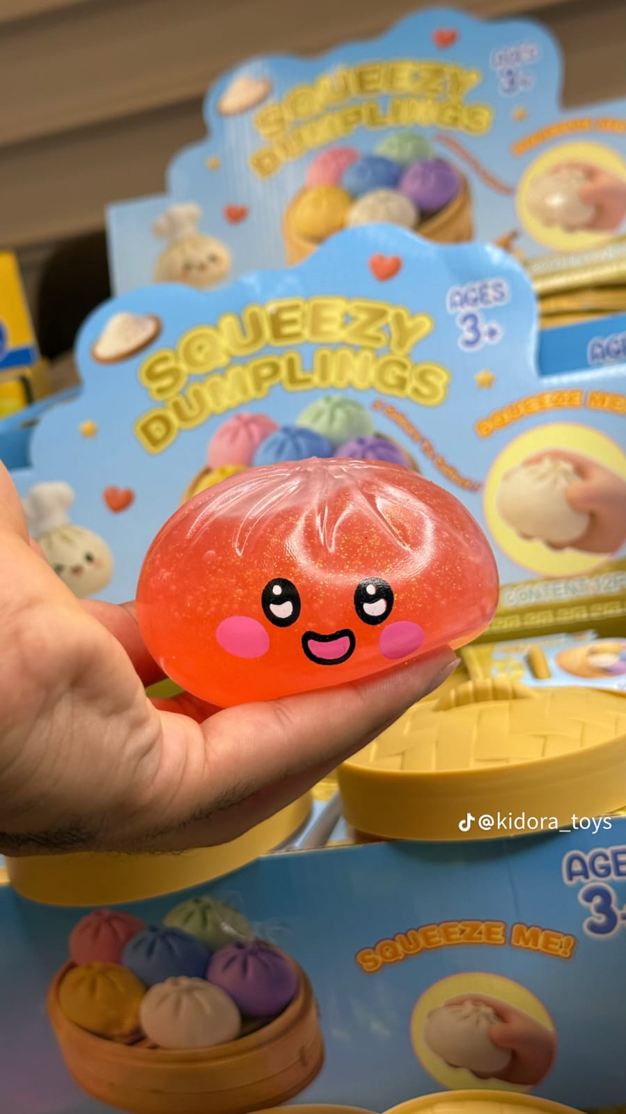 سكويشي دملينج جلي لامع – لعبة ضغط شفافة مضادة للتوتر (Glitter Jelly Dumpling Squishy)